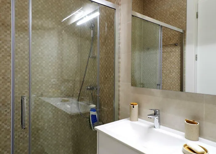 Cool Terrace Apartment *